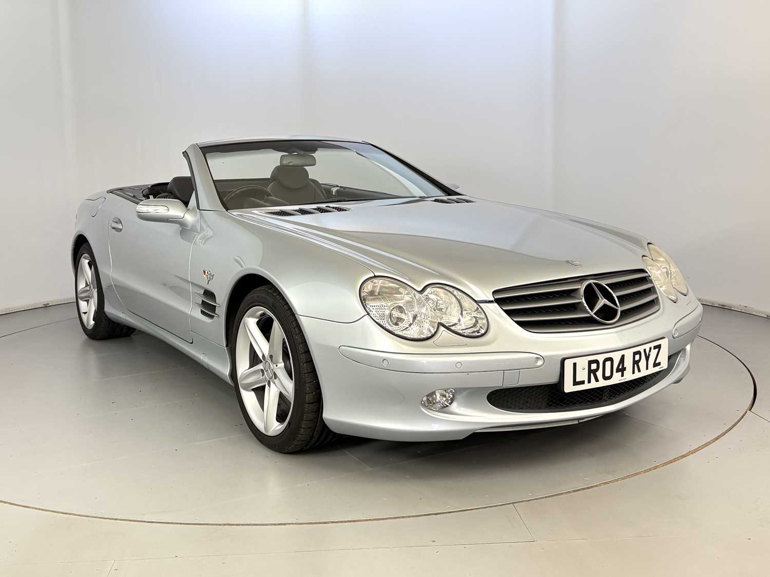 Lot 167 - 2004 Mercedes-Benz SL500