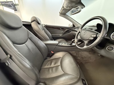 Lot 167 - 2004 Mercedes-Benz SL500