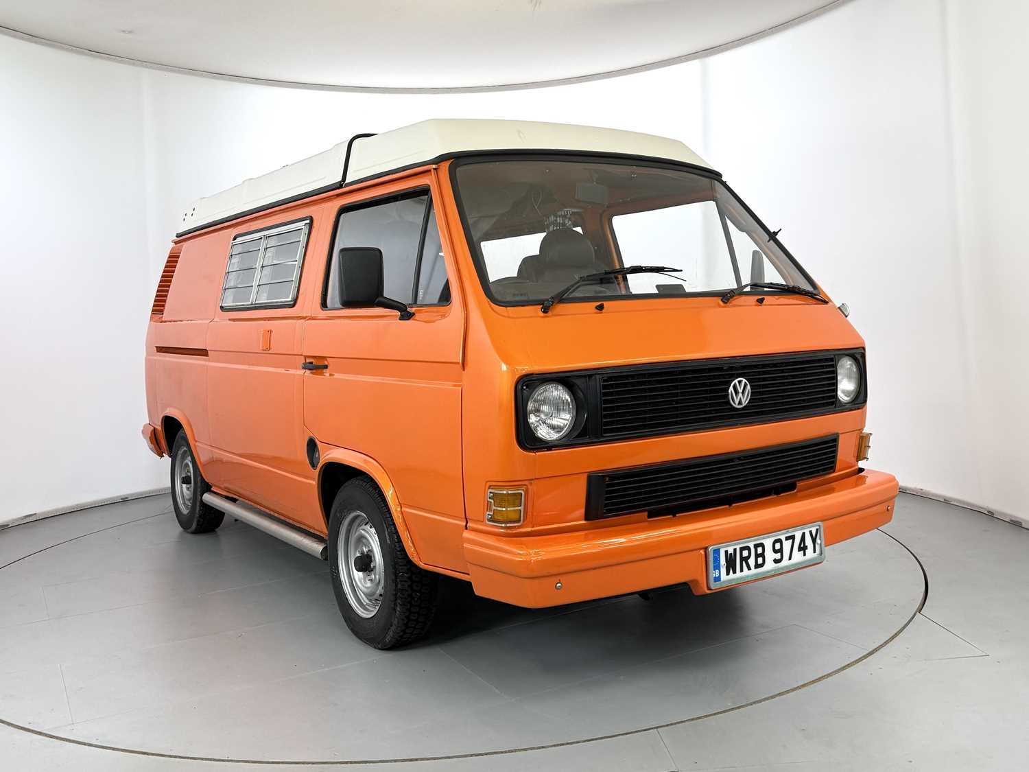 Lot 168 - 1982 Volkswagen T25