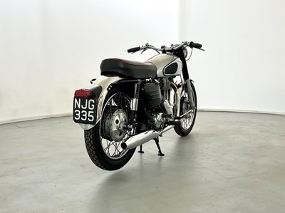 Lot 129 - 1957 Norton ES2