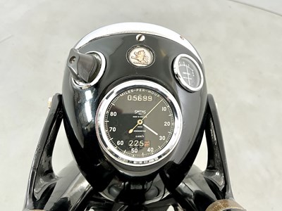 Lot 129 - 1957 Norton ES2