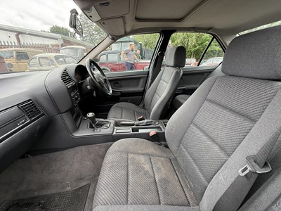 Lot 178 - 1991 BMW 318i - NO RESERVE