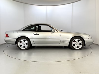 Lot 128 - 1997 Mercedes-Benz SL320