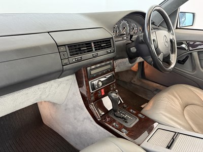 Lot 128 - 1997 Mercedes-Benz SL320
