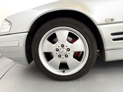Lot 128 - 1997 Mercedes-Benz SL320