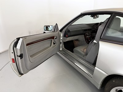Lot 128 - 1997 Mercedes-Benz SL320