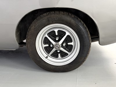 Lot 117 - 1972 MG BGT