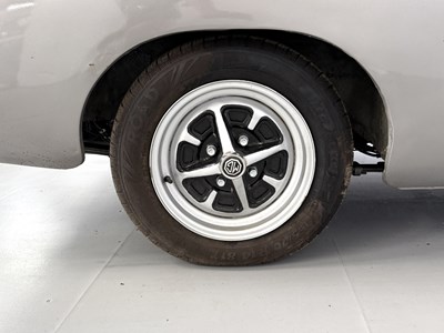 Lot 117 - 1972 MG BGT