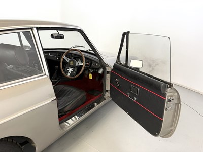 Lot 117 - 1972 MG BGT