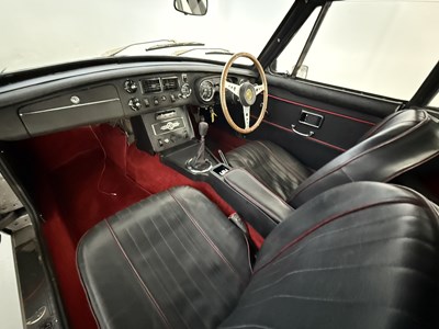Lot 117 - 1972 MG BGT