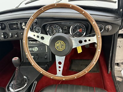 Lot 117 - 1972 MG BGT