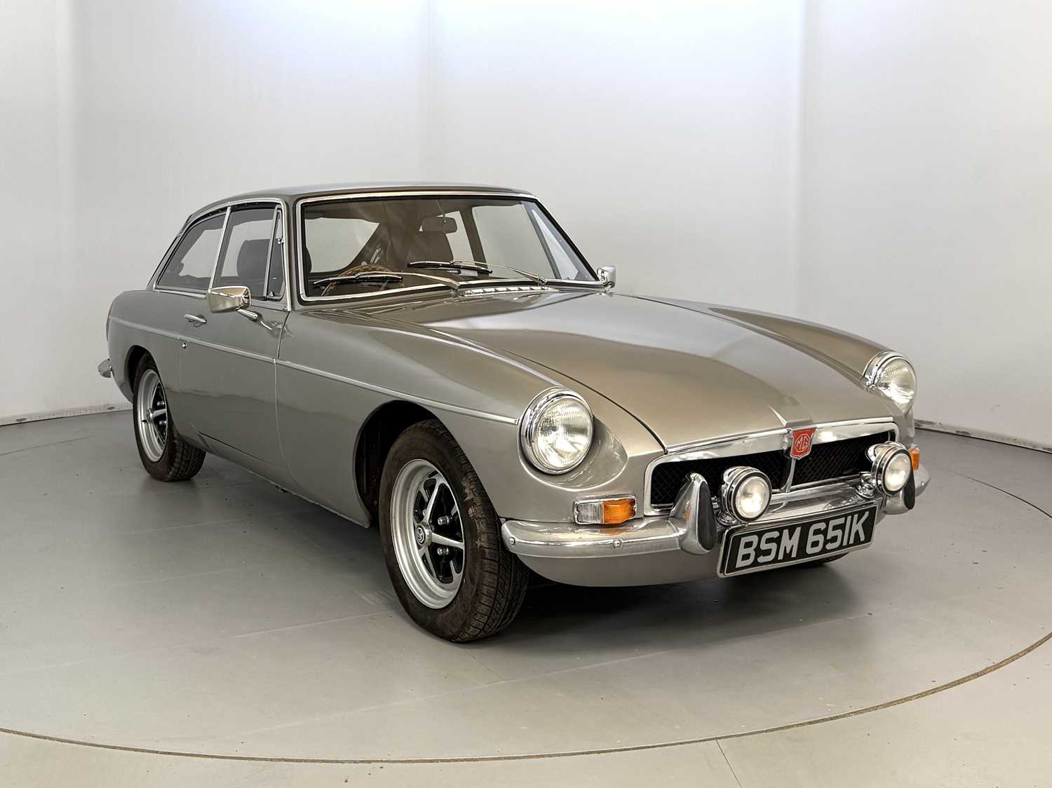 Lot 117 - 1972 MG BGT