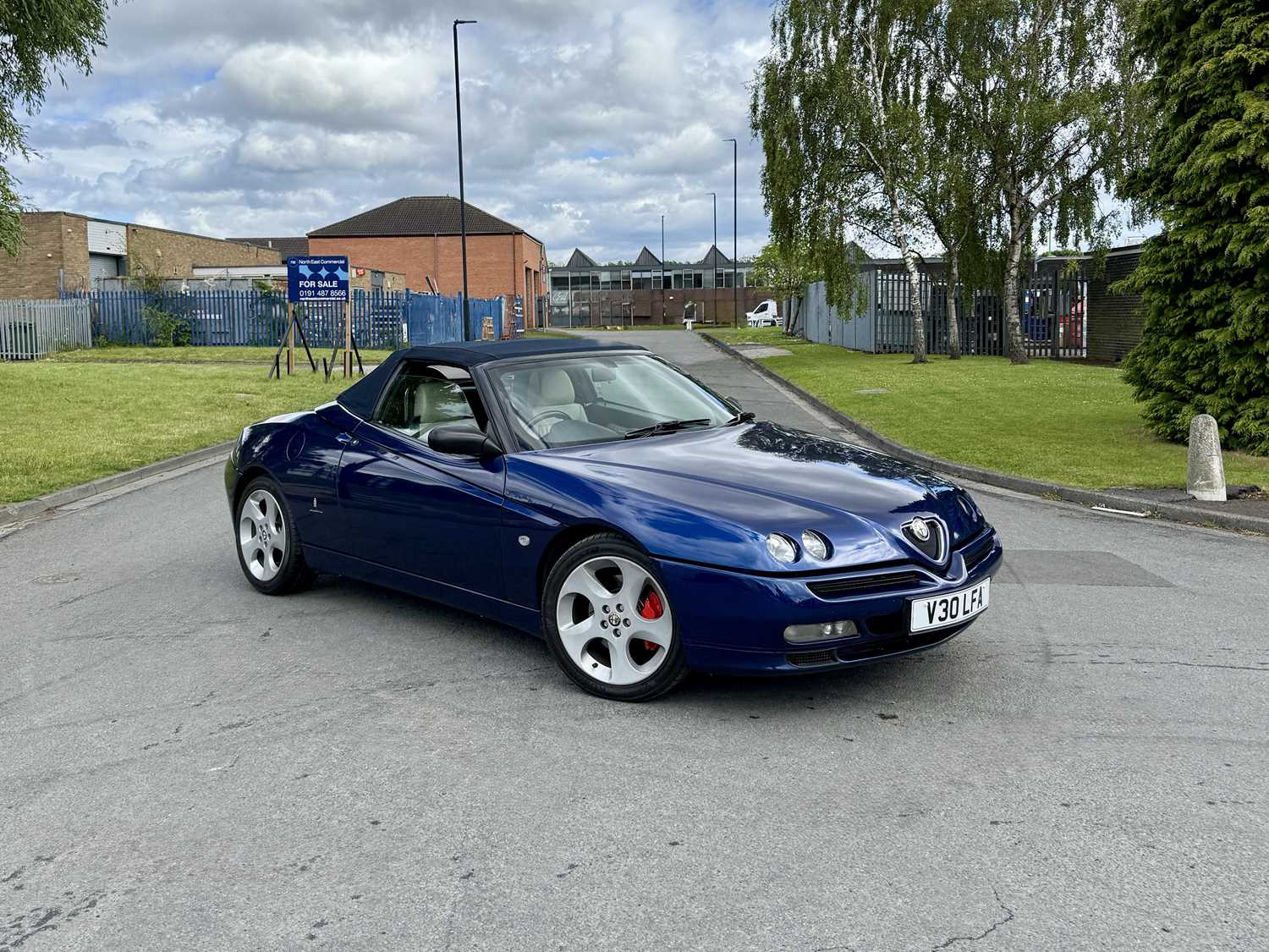 Lot 2002 Alfa Romeo Spider 3.0 V6