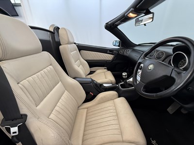 Lot 42 - 2002 Alfa Romeo Spider 3.0 V6