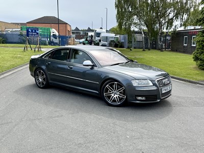 Lot 2008 Audi S8 V10