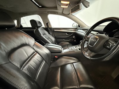 Lot 83 - 2008 Audi S8 V10