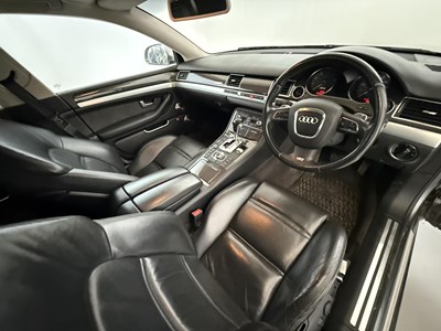 Lot 83 - 2008 Audi S8 V10