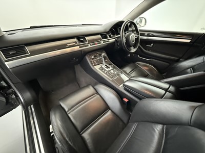 Lot 83 - 2008 Audi S8 V10