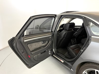 Lot 83 - 2008 Audi S8 V10