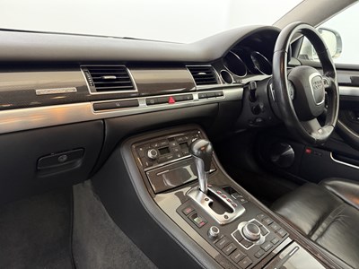 Lot 83 - 2008 Audi S8 V10