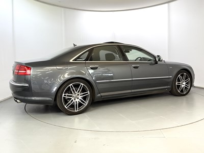 Lot 83 - 2008 Audi S8 V10