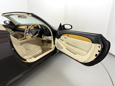 Lot 32 - 2002 Lexus SC430