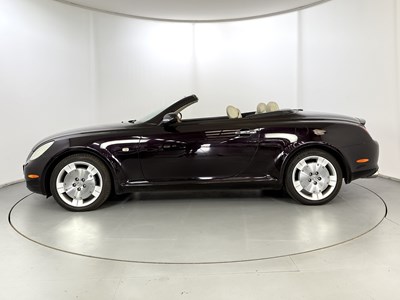 Lot 32 - 2002 Lexus SC430