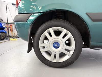 Lot 122 - 2000 Ford Fiesta