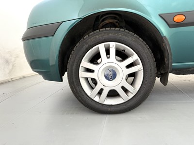 Lot 122 - 2000 Ford Fiesta