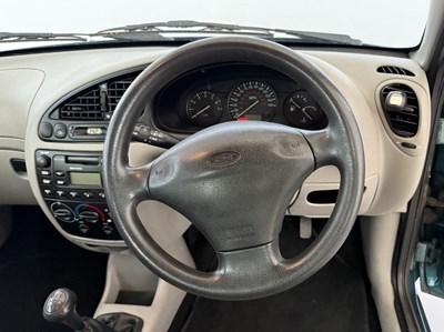 Lot 122 - 2000 Ford Fiesta