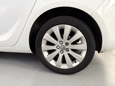 Lot 130 - 2014 Vauxhall Astra - NO RESERVE