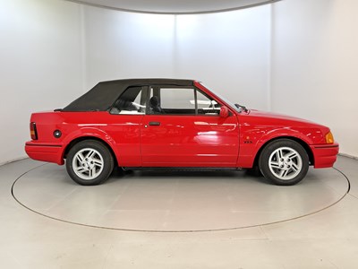 Lot 22 - 1987 Ford Escort XR3i