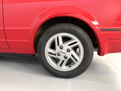 Lot 22 - 1987 Ford Escort XR3i