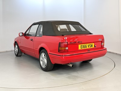 Lot 22 - 1987 Ford Escort XR3i