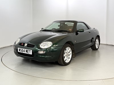 Lot 16 - 2000 MG F