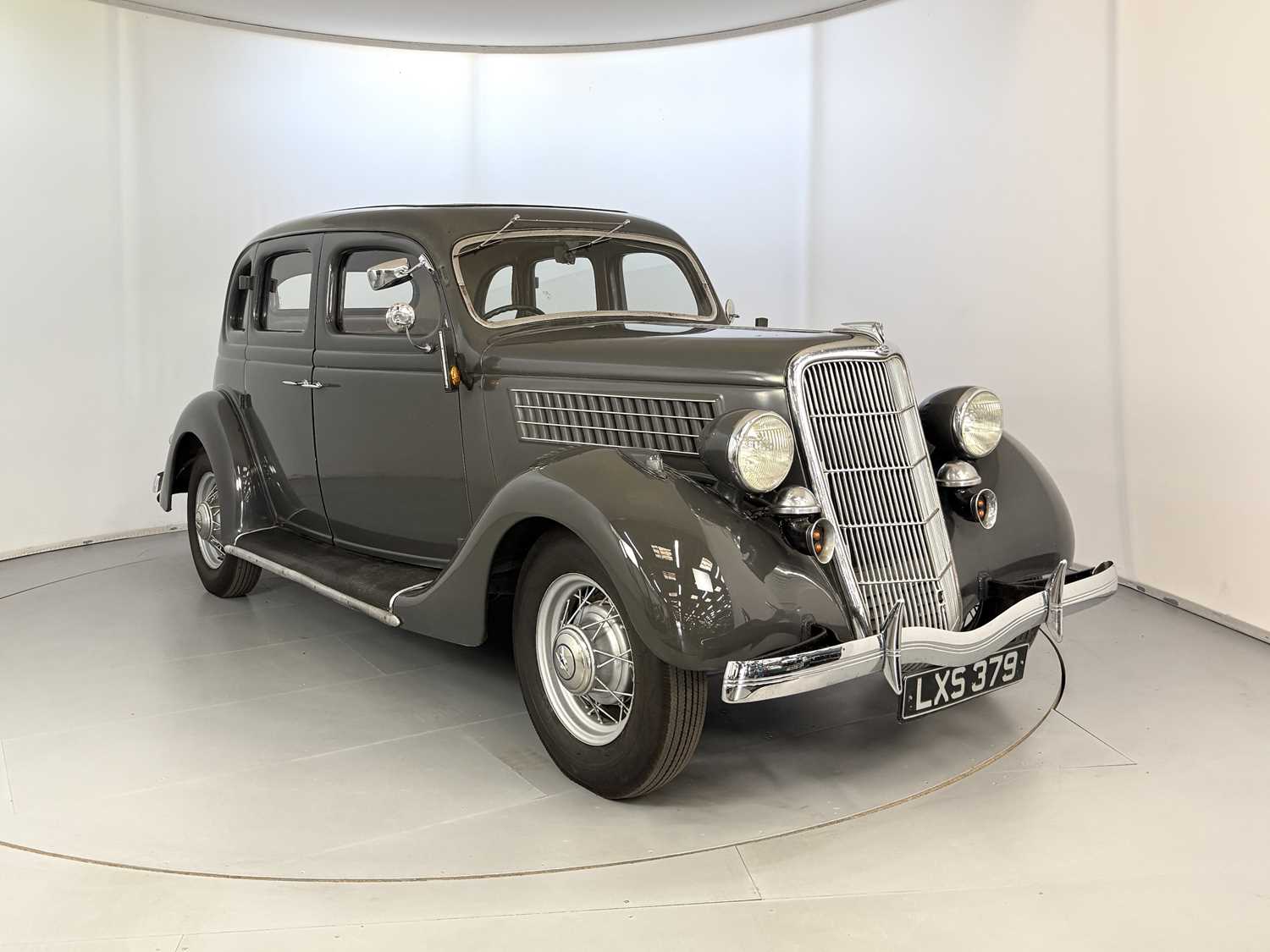 Lot 80 - 1936 Ford Model 48 Saloon