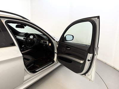Lot 82 - 2009 BMW 335i