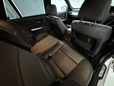 Lot 82 - 2009 BMW 335i