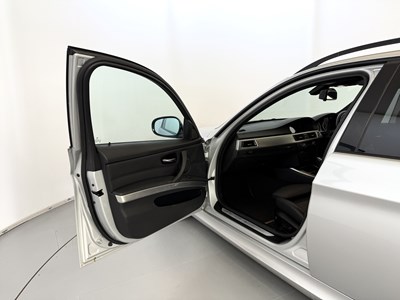 Lot 82 - 2009 BMW 335i