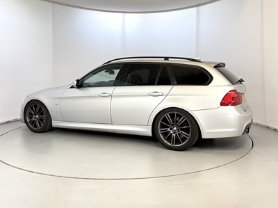 Lot 82 - 2009 BMW 335i