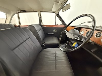 Lot 66 - 1973 Triumph 2000