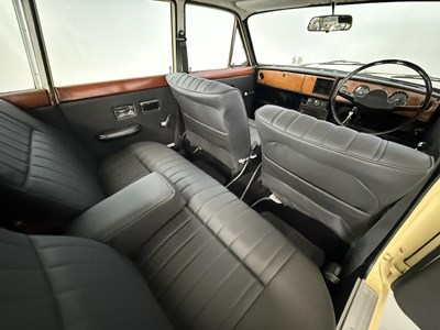 Lot 66 - 1973 Triumph 2000