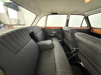 Lot 66 - 1973 Triumph 2000