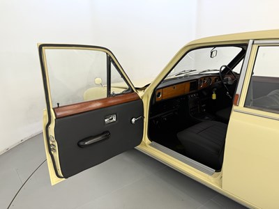 Lot 66 - 1973 Triumph 2000