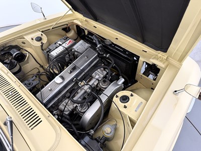 Lot 66 - 1973 Triumph 2000