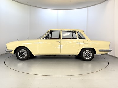 Lot 66 - 1973 Triumph 2000