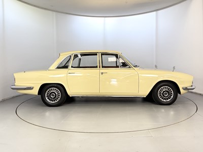 Lot 66 - 1973 Triumph 2000