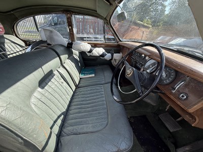 Lot 57 - 1964 Daimler 250