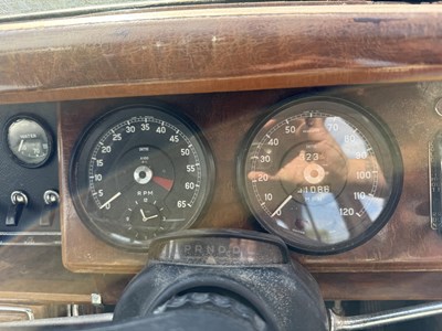 Lot 57 - 1964 Daimler 250