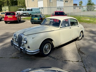 Lot 57 - 1964 Daimler 250